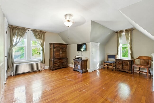 Building Photo - 28 Edgeworth St