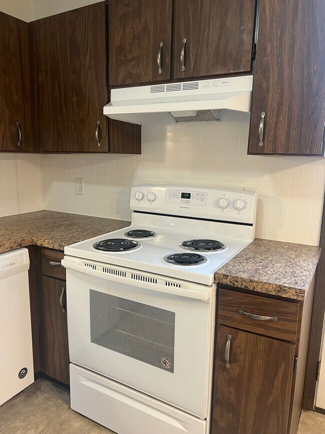 Building Photo - VP-507