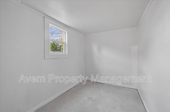 Building Photo - 7405 NE Jonesmore St