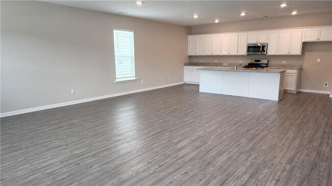 Building Photo - 400 Grey Falcon Ave