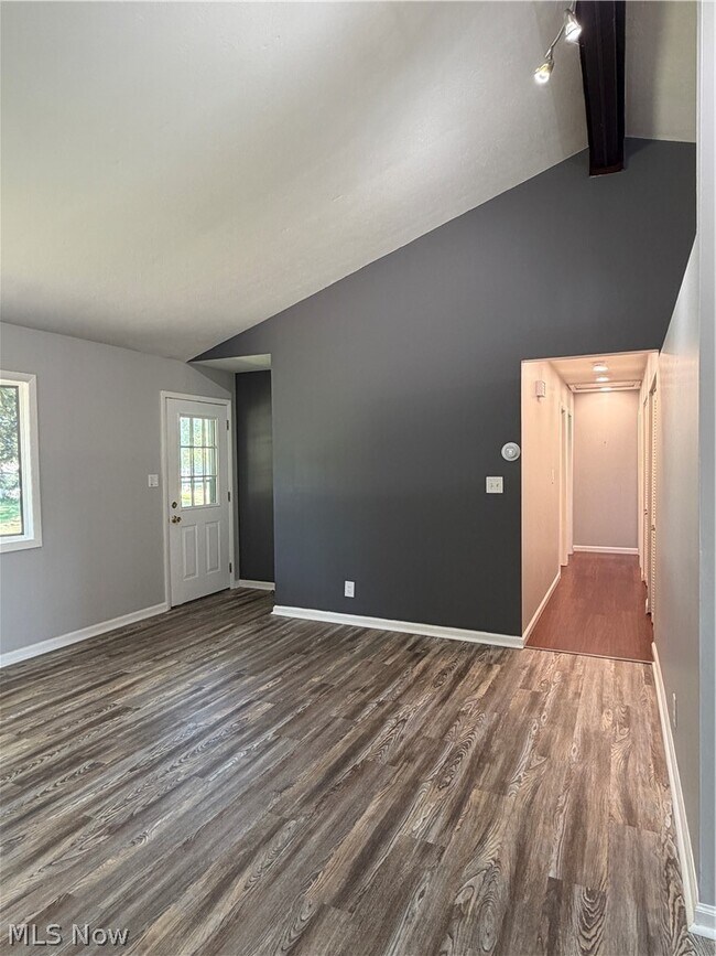 Building Photo - 13187 Yager Dr