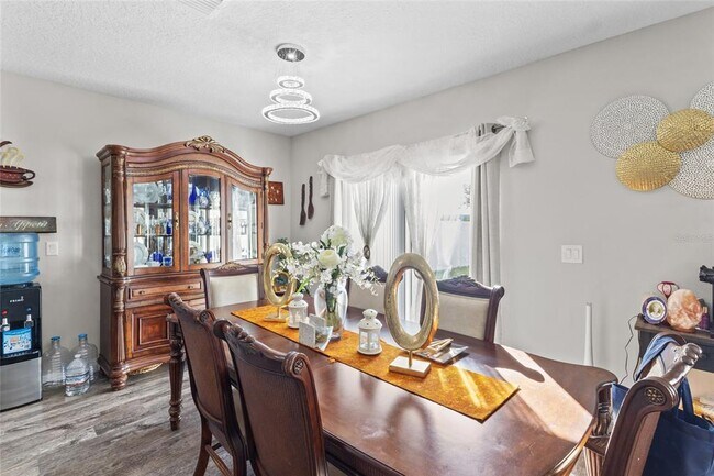 Building Photo - 12841 Tannencrest Dr