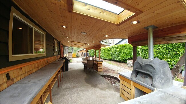 Building Photo - O&#39;Neill 7551