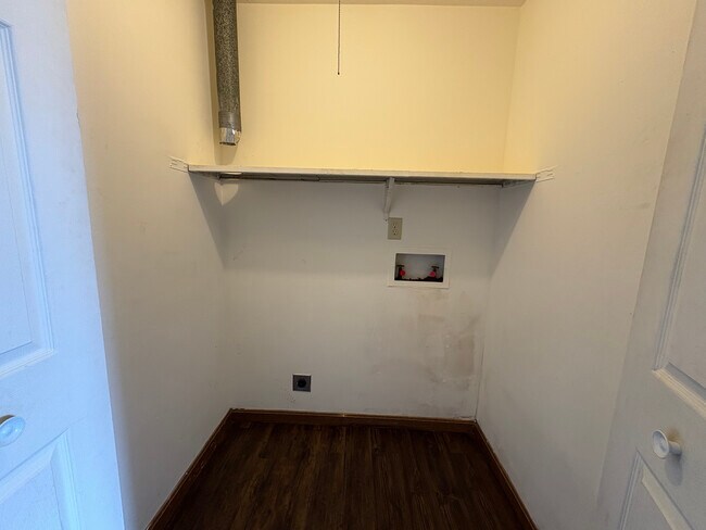 Building Photo - Highlands Townhomes