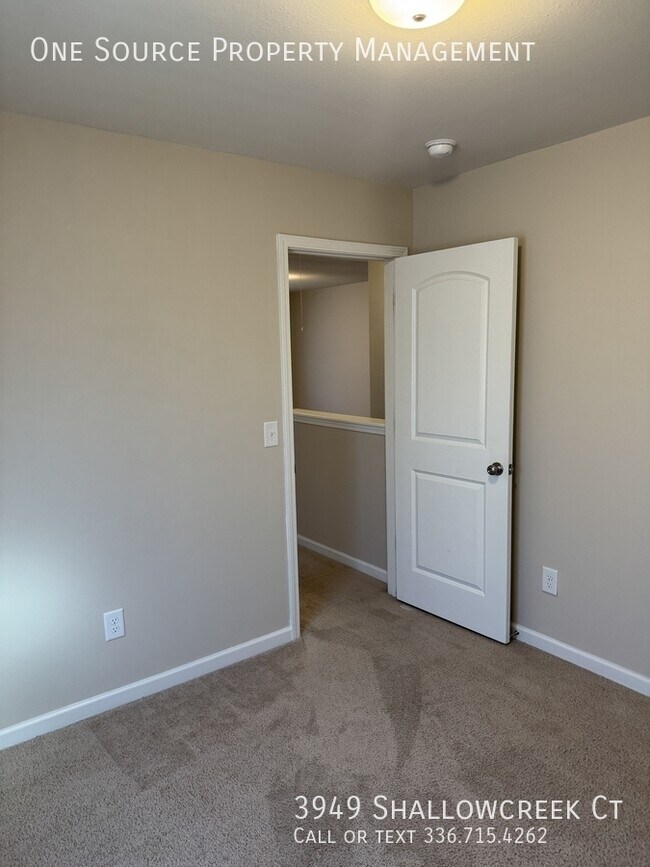 Building Photo - 3949 Shallowcreek Ct