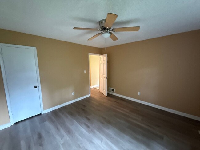 Building Photo - 109 Fairhaven Ct