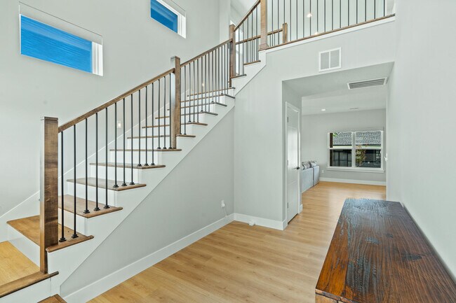 Building Photo - 540 Angels Rst Wy