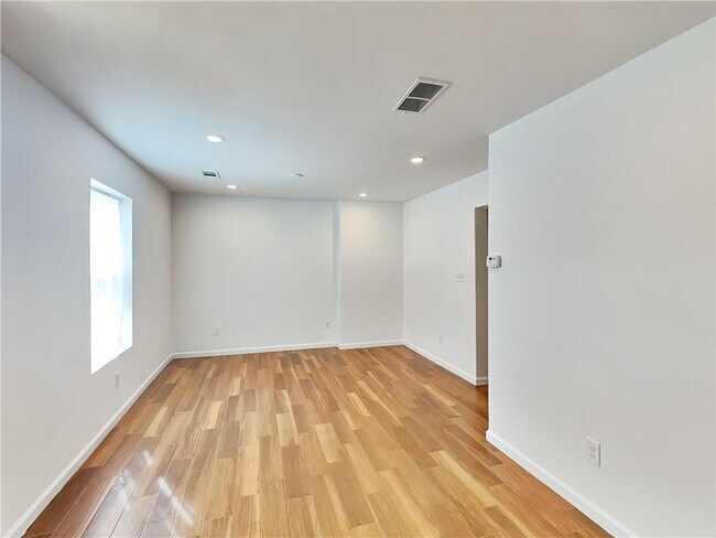 Building Photo - 515 Bigelow Ct
