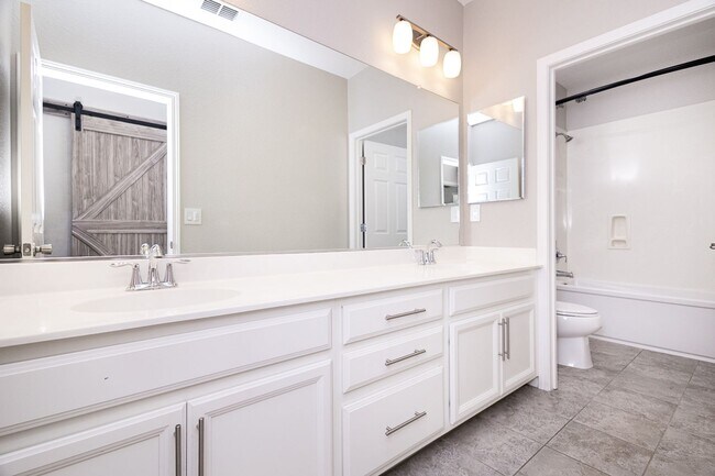 Building Photo - 9733 Tribeca Dr