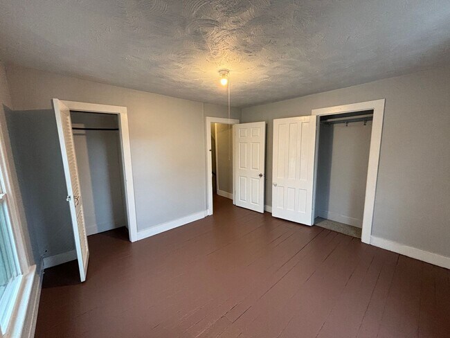 Building Photo - 17 Noble