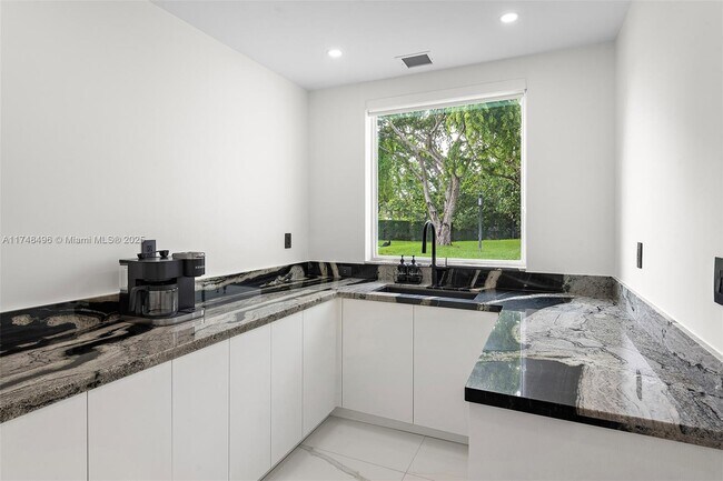 Building Photo - 13600 SW 67th Ave
