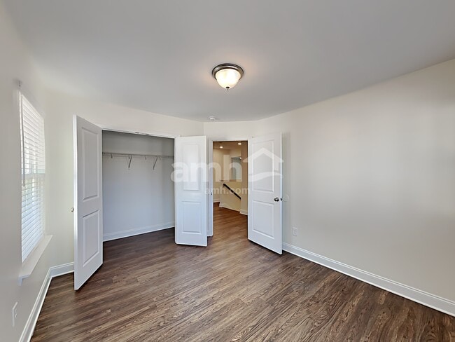 Building Photo - 354 Macroom Ct