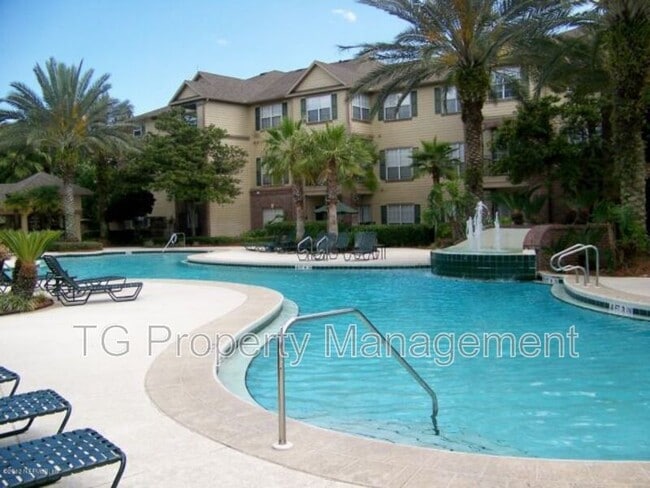 Building Photo - 7800 Point Meadows Dr