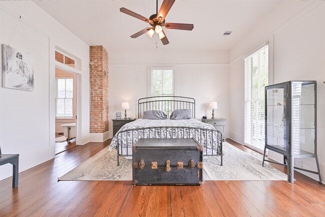 Building Photo - 1808 Avenue K