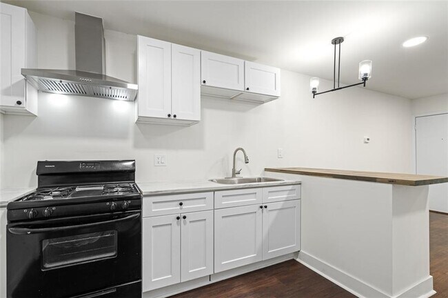 Building Photo - 1437 Vesta Ave