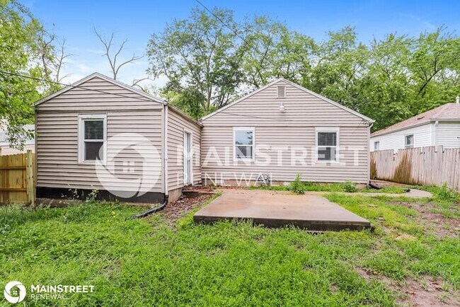 Building Photo - 4411 N Charlotte Street, Kansas City, MO 6...