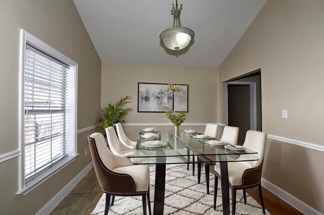 Building Photo - Stylish and Spacious 4-Bedroom Home PLUS C...