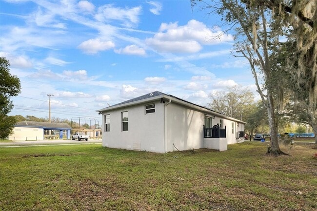 Building Photo - 902 W Alsobrook St