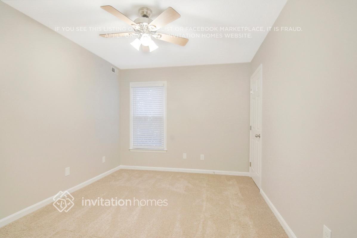 Building Photo - 305 Durington Pl