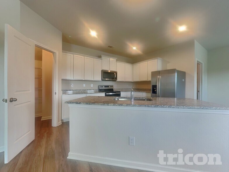 Building Photo - 1317 Deutz Dr