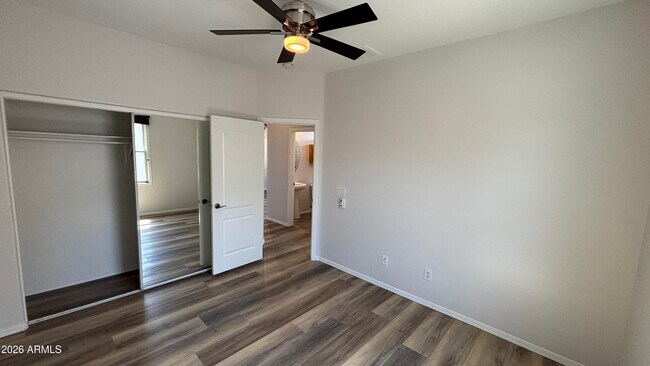 Building Photo - 2125 E Huntington Dr