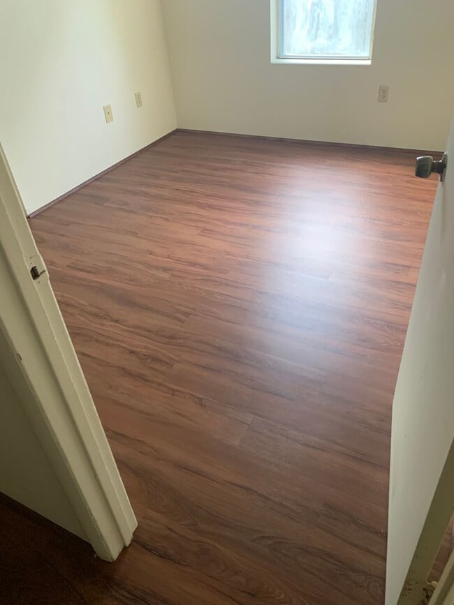 Building Photo - Apply Today! First Month Rent Free