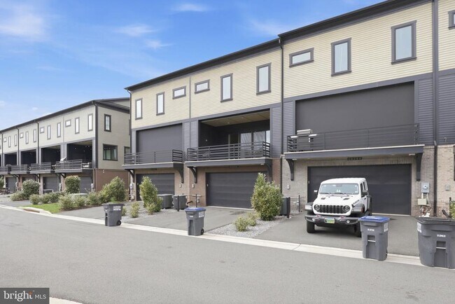 Building Photo - 20246 Northpark Dr