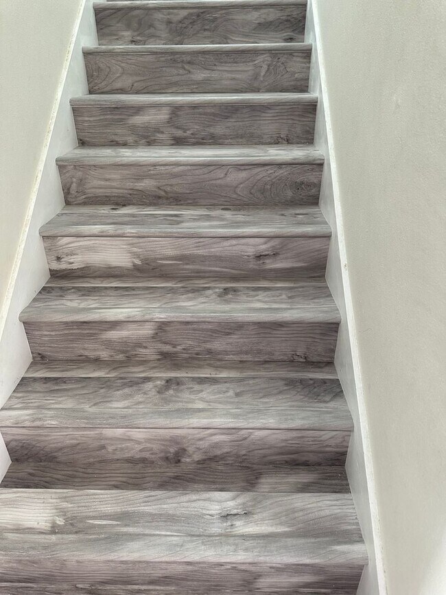 Building Photo - Independence/Signature Lakes