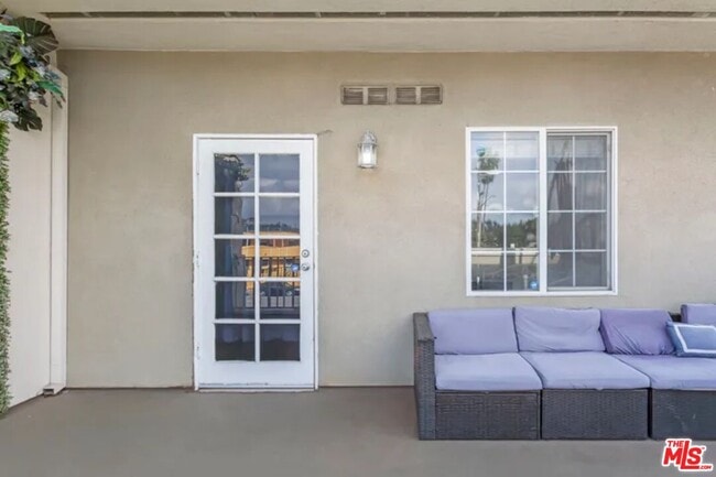 Building Photo - 12032 S Broadway