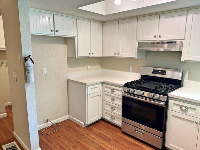 Building Photo - Remodeled Beautiful 2 Bedroom Senior Duple...