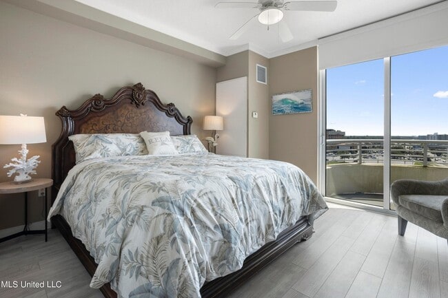 Building Photo - 2060 Beach Blvd