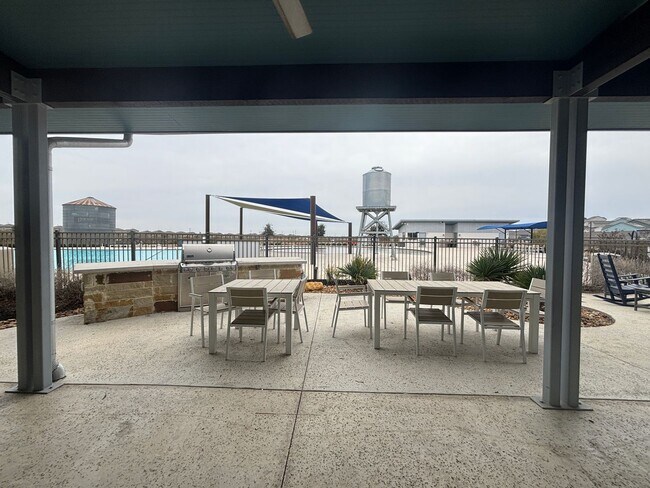 Building Photo - Charming Single-Story Home in Amenity-Rich Silos Community