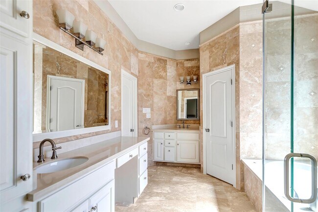 Building Photo - 135 Low Country Ln