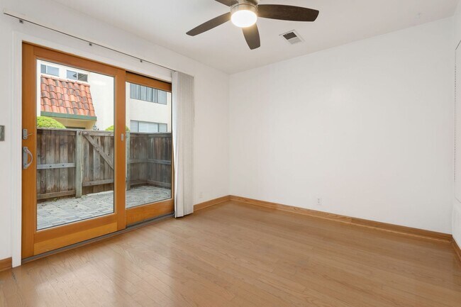 Building Photo - Wonderful uptown condo for rent... Santa Barbara!