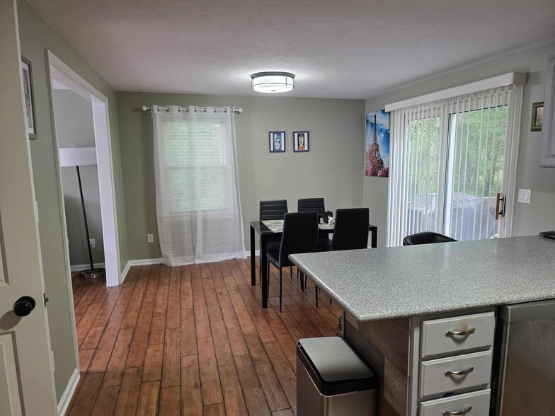 Building Photo - 68 Gatsby Dr
