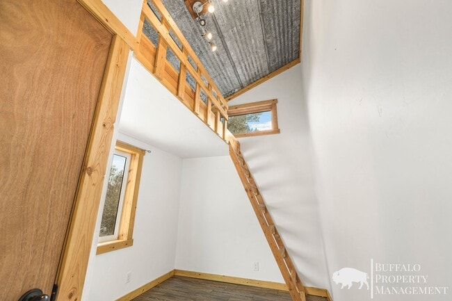 Building Photo - Charming Parker Home for Rent – Rustic Character Meets Modern Comfort!