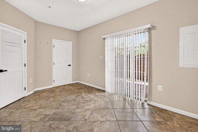 Building Photo - 6126 Madison Crest Ct