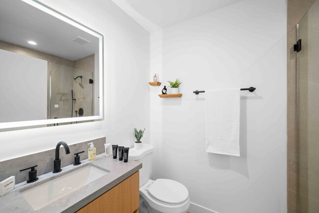 Building Photo - RECENTLY BUILT TOWNHOME | 4 BED 5 BATH | GARAGE