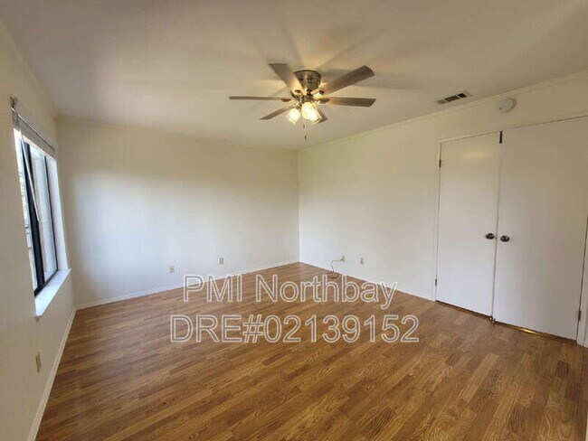 Building Photo - 3552 Larchmont Ct