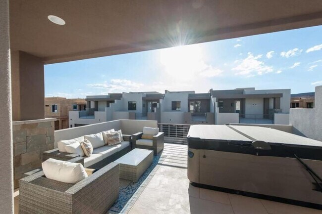 Building Photo - 2249 N Coral Canyon Blvd