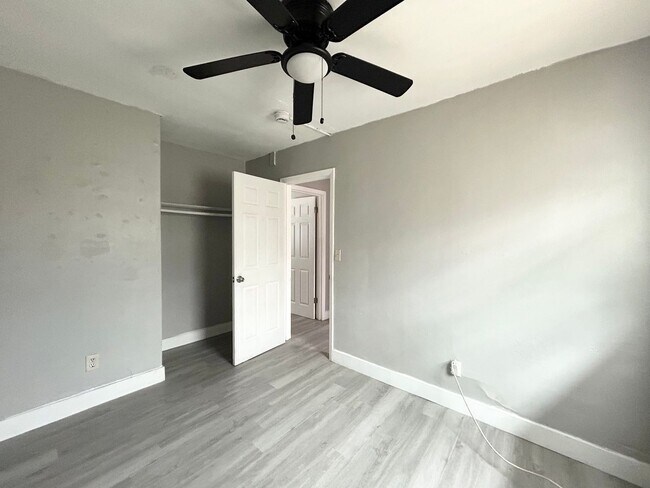 Building Photo - Charles Street Apartments 9