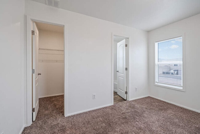 Building Photo - 5505 N Shannon Rd