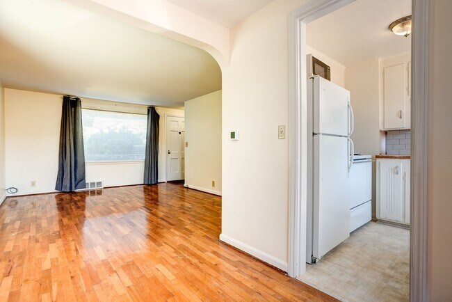 Building Photo - 3243-3243 NW Market St