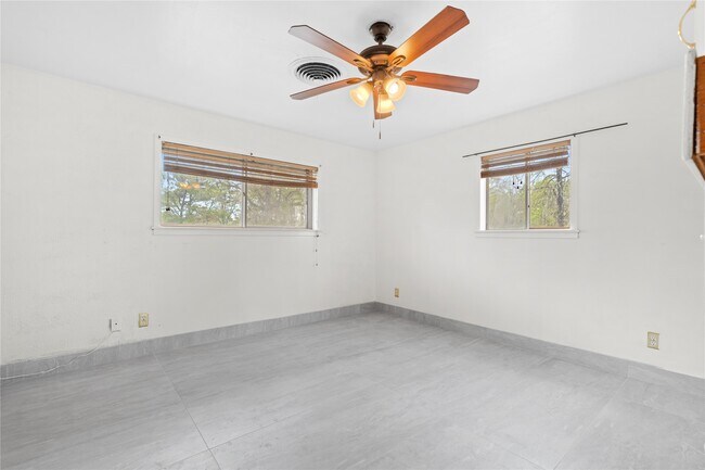 Building Photo - 18125 FM 1484 Rd