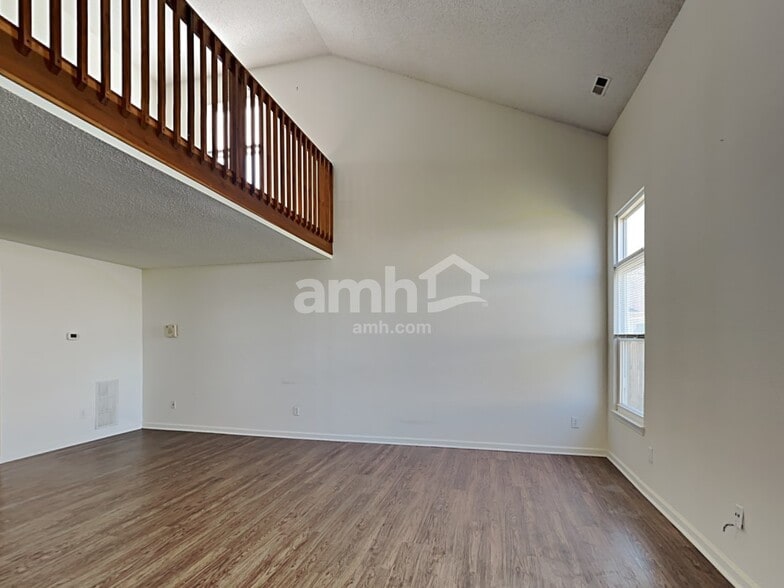 Building Photo - 1676 Sweetwater Ln