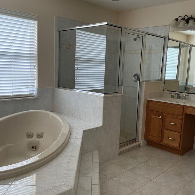 Building Photo - 3/2/2 RENTAL HOME AVAILABLE OFF DEL RIO AND PT ST LUCIE BLVD.