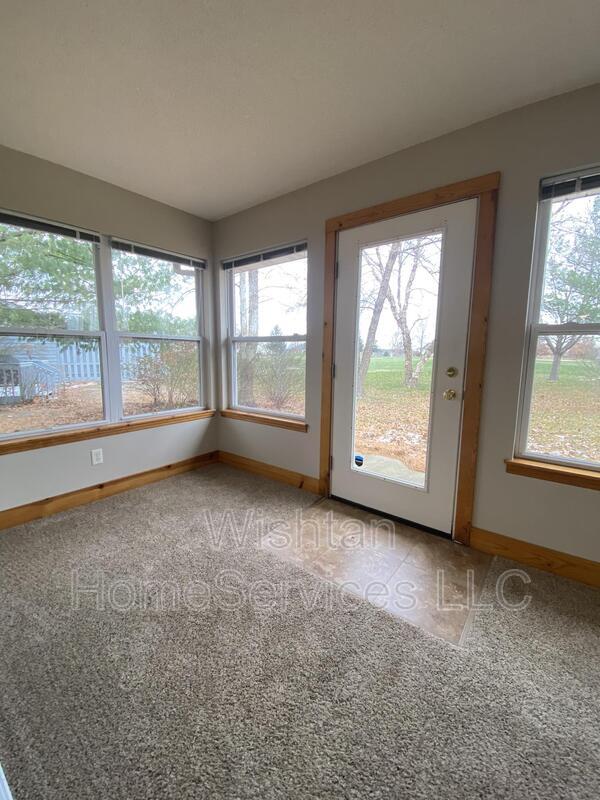 Building Photo - 1041 Hawthorn Ridge