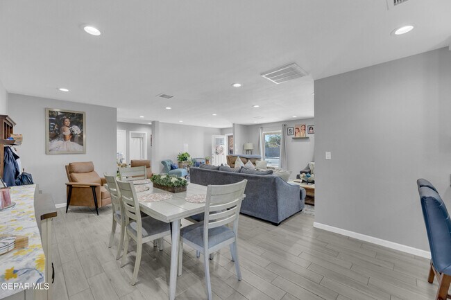 Building Photo - 9913 Album Ave