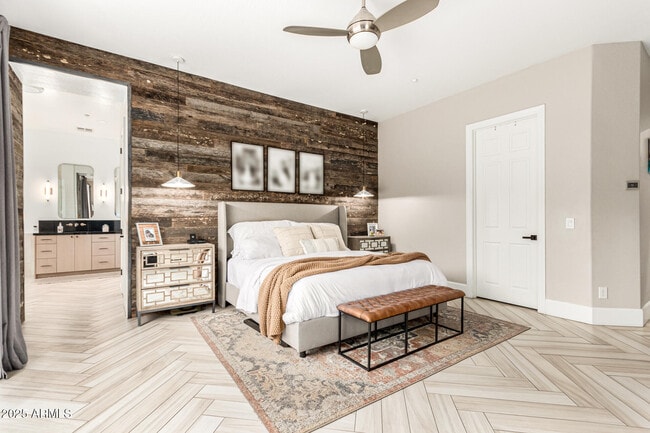 Building Photo - 9250 E Via De Vaquero Dr