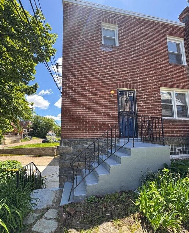 Building Photo - 6487 Milton St